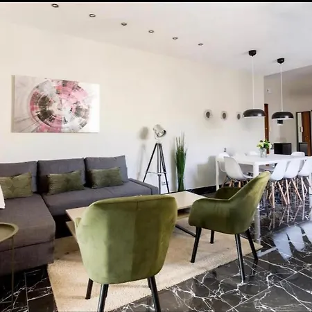 4 Bedroom Penthouse In Center Of Apartment