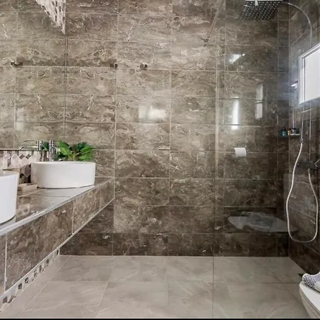 4 Bedroom Penthouse In Center Of Apartment Athens
