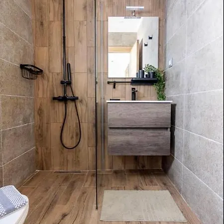 Apartment 4 Bedroom Penthouse In Center Of Athens
