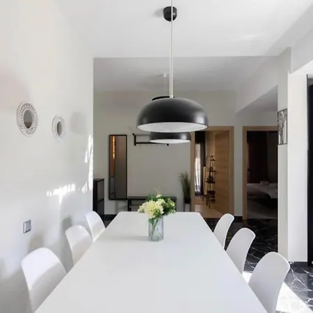 Διαμέρισμα 4 Bedroom Penthouse In Center Of *